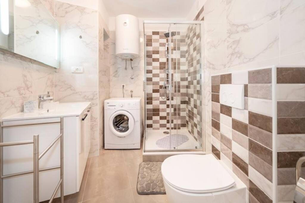 Sea City View W/ 2Bd 1Bt Free Street Parking Fiume Kültér fotó