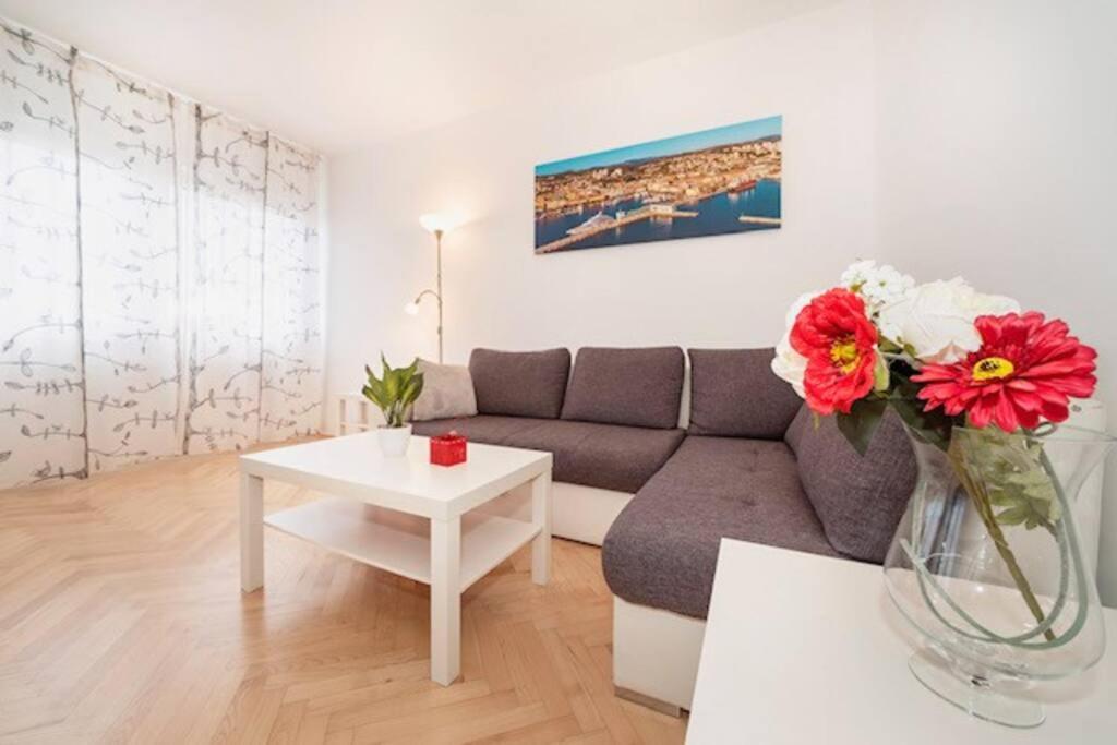 Sea City View W/ 2Bd 1Bt Free Street Parking Fiume Kültér fotó