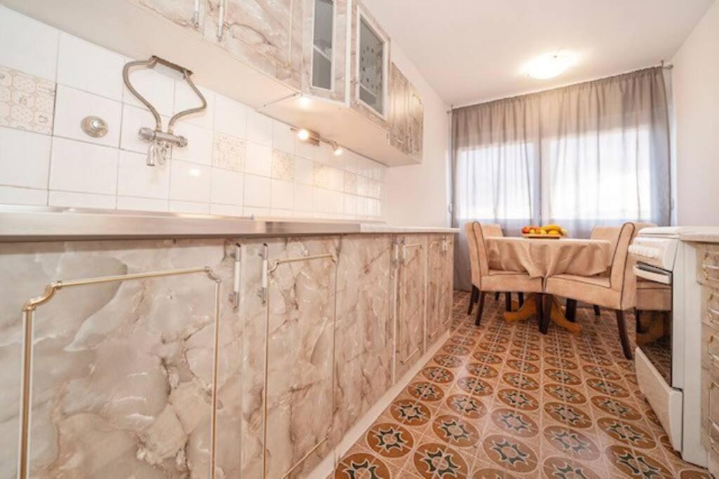 Sea City View W/ 2Bd 1Bt Free Street Parking Fiume Kültér fotó